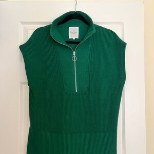 Green Sleeveless Knit Sweater with Zipper